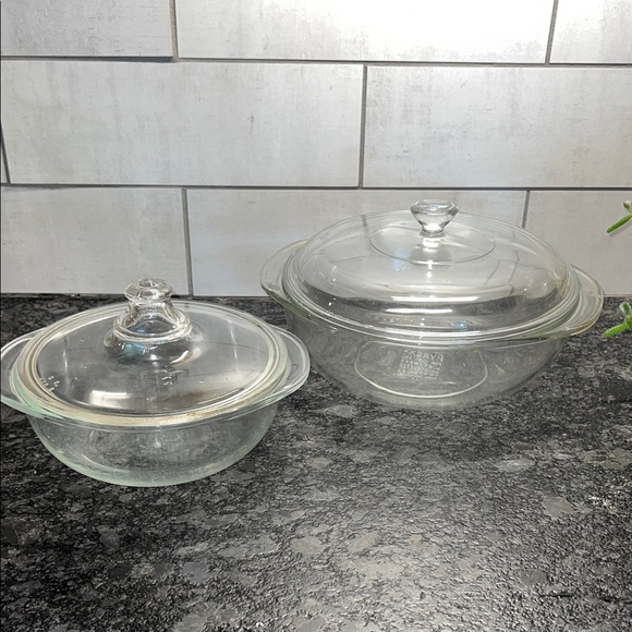 Pyrex Clear Glass Casserole Dish Set with Lids. Excellent condition - Picture 1 of 3